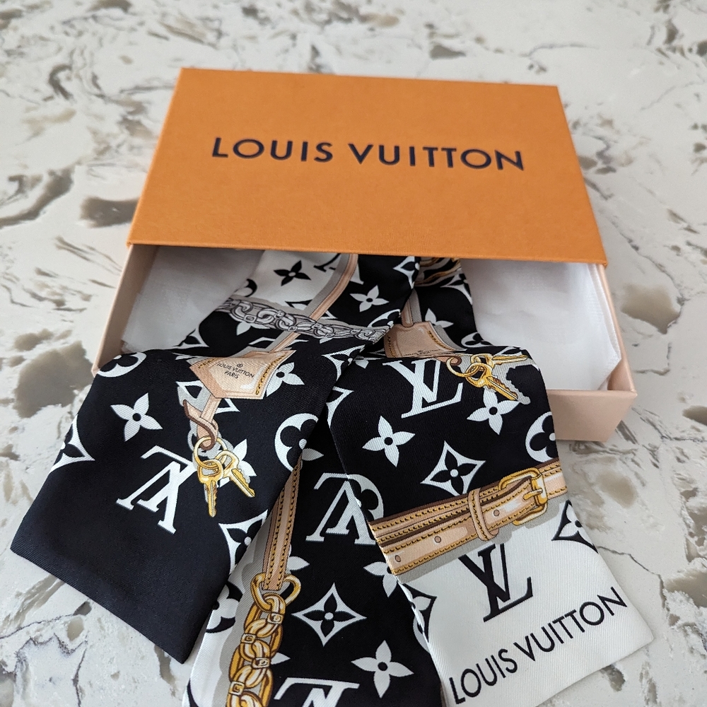 Louis Vuitton bandeau scarf